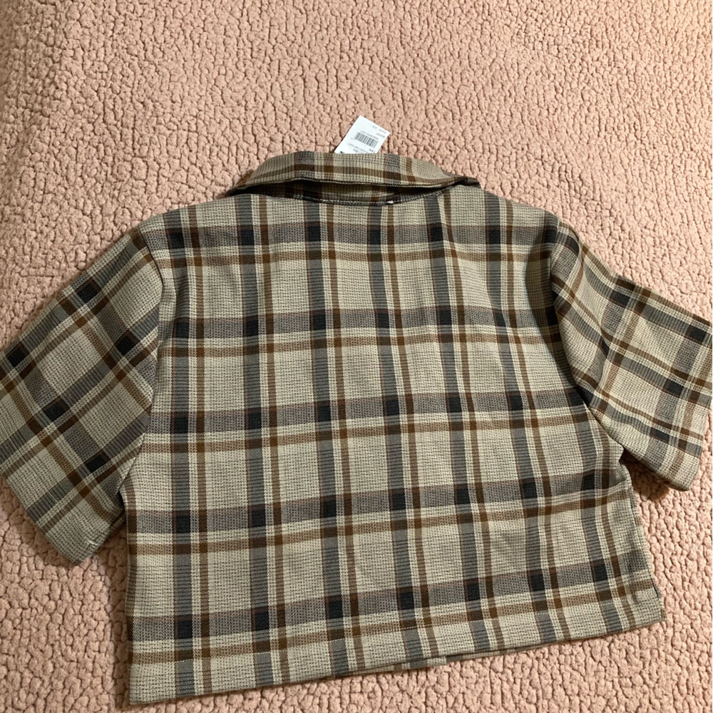Button down Top - Picture 2 of 3